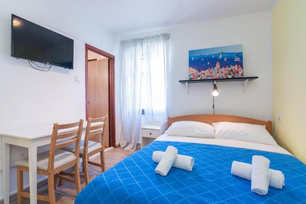 Rooms & Studio Apartments By The Way Baška Exteriör bild