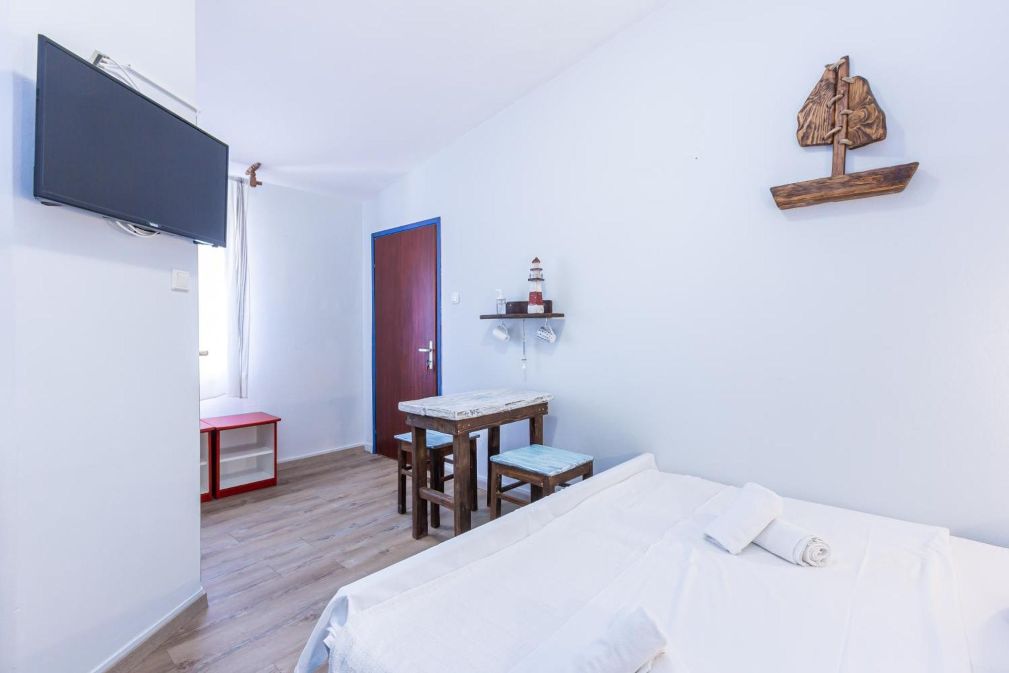 Rooms & Studio Apartments By The Way Baška Exteriör bild